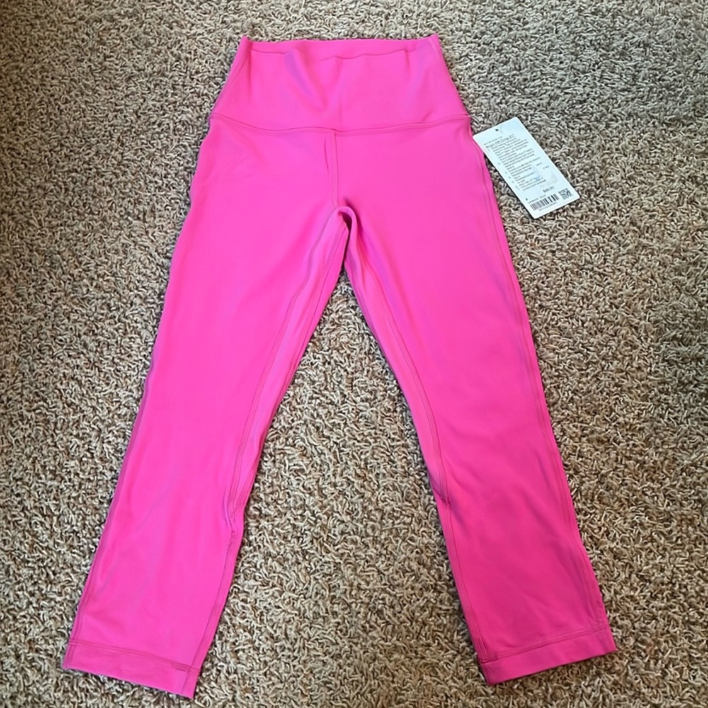 NWT Lululemon Align crop